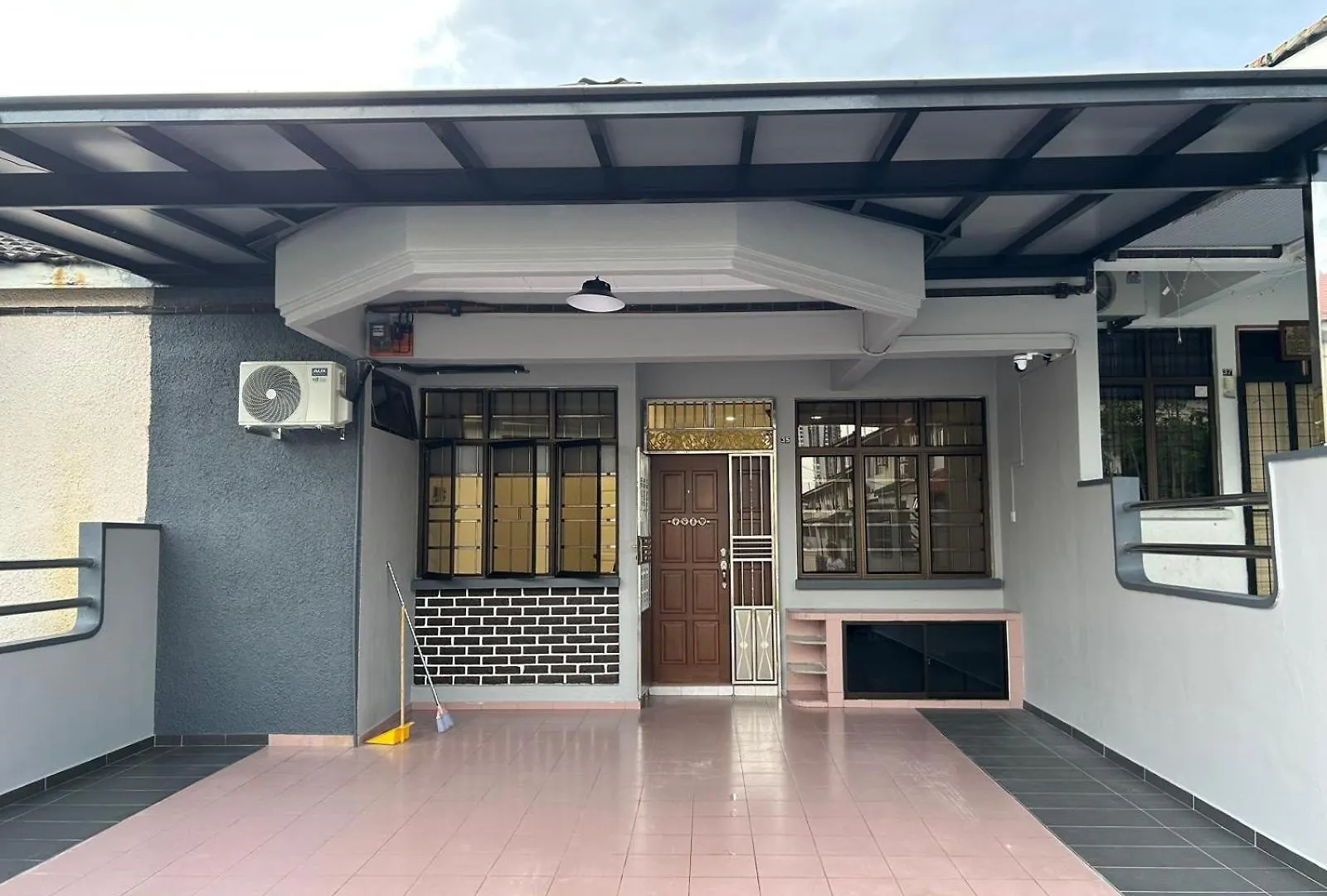 بيت للعطل Serene Homestay Taman Daya Jb جوهر بهرو